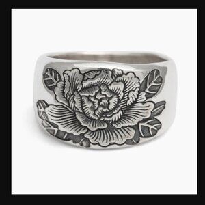 Digby & Iona Peony Signet Ring size 8